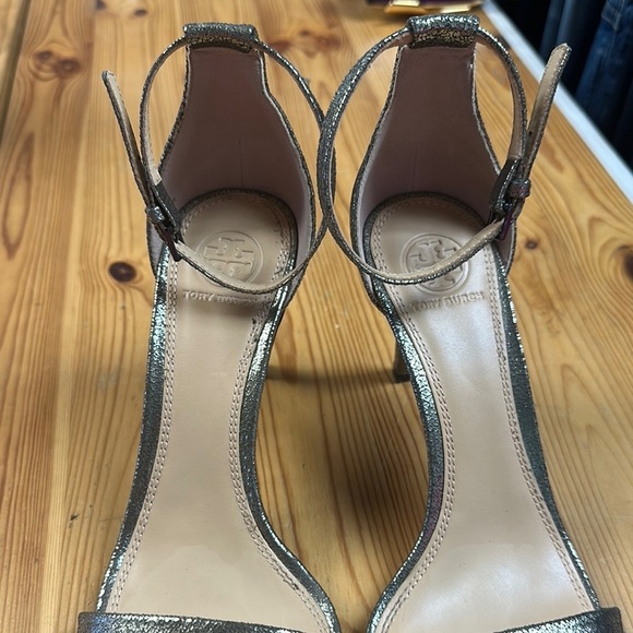 Tory Burch Keri Crackled Metallic Sandal Pewter Stiletto Heels size 8.5 - Picture 6 of 8